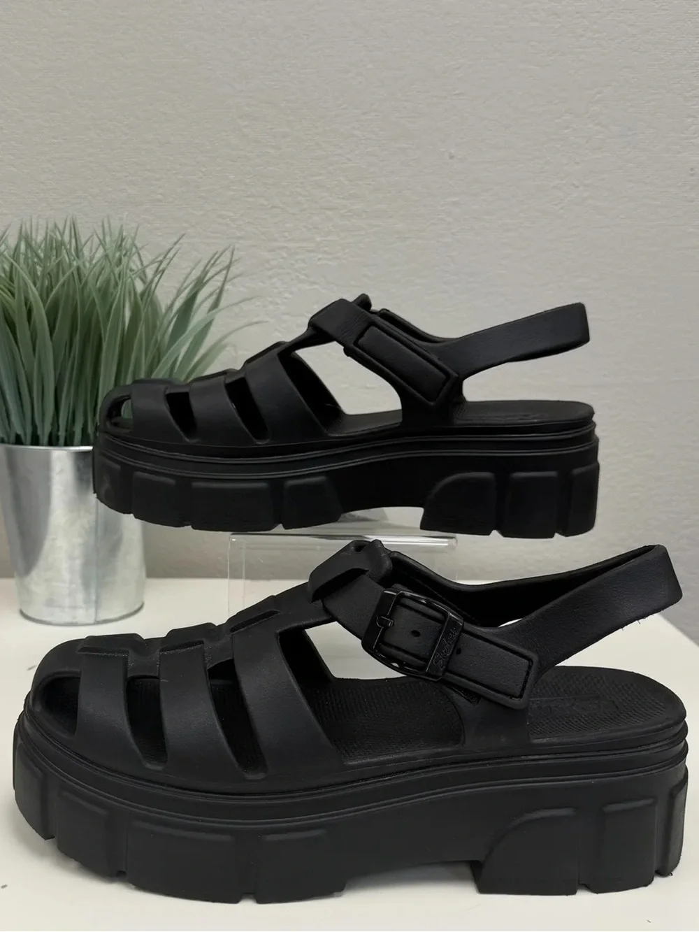 Skechers Black Foamies Cher Headliner Sandals - Size 10